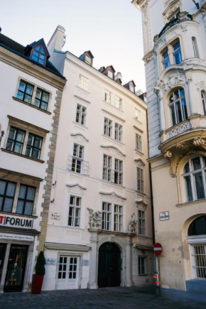  Living Vienna City Center  Вена